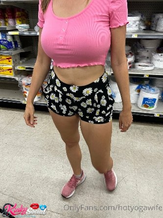 354298388_Do you like my shorts___04_79a843c7-68e5-4e0d-bdf1-dbd0617b146f.jpg