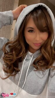 Riley-Reid-5.jpg